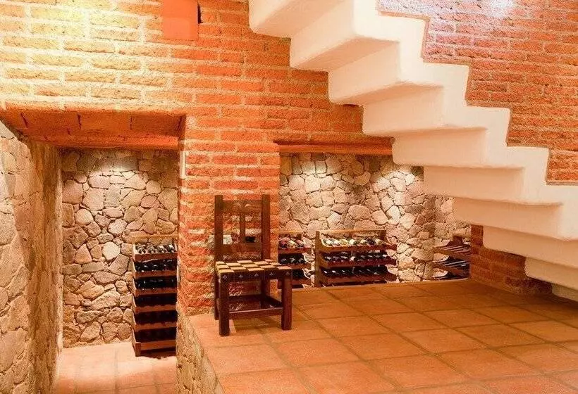 Отель Marques De Tojo