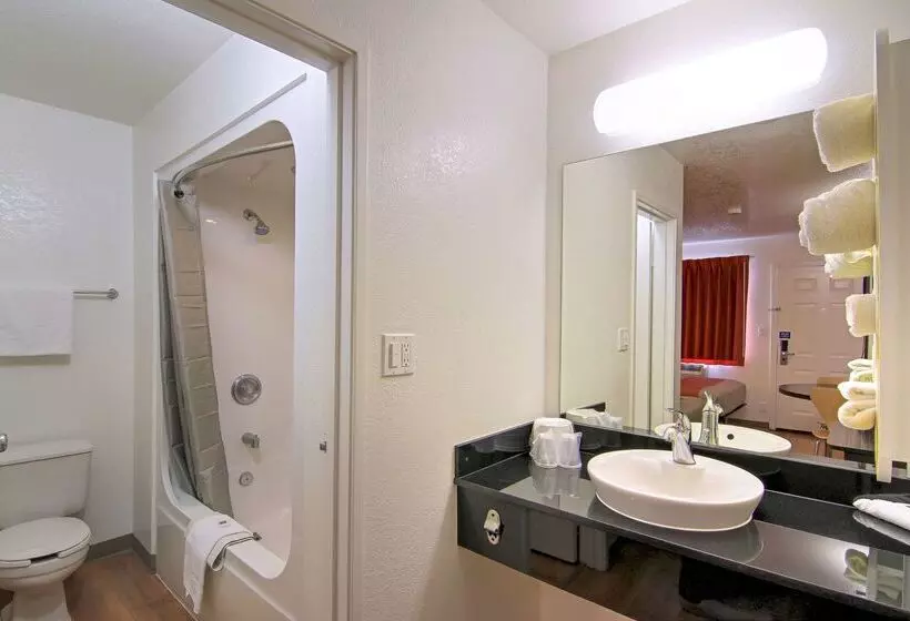 Motel 6 Old Town Scottsdale Fashion Square