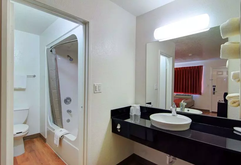 Motel 6 Old Town Scottsdale Fashion Square