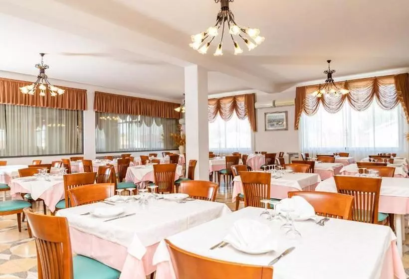 Hotel Racar