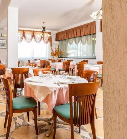 Hotel Racar