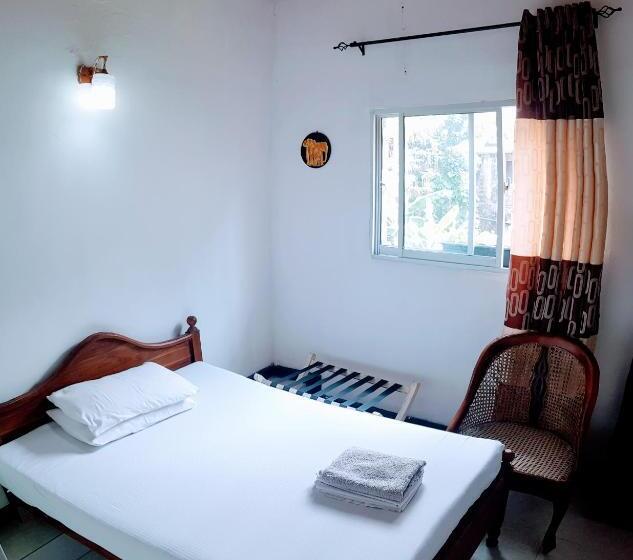 Общежитие Mount View Inn