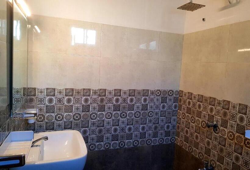 Общежитие Mount View Inn