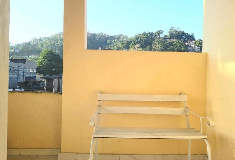 Общежитие Mount View Inn