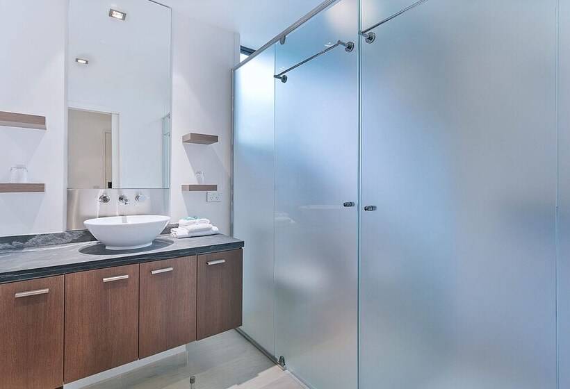 Hotel Private King Studio 423