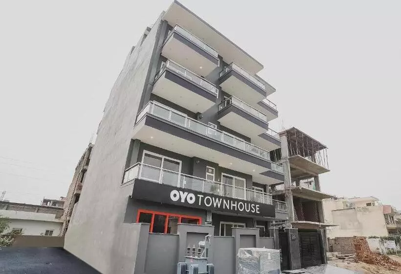 ホテル Super Townhouse Sector 46 Gurgaon Near Appu Ghar