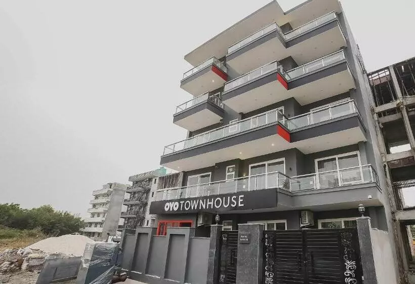 ホテル Super Townhouse Sector 46 Gurgaon Near Appu Ghar