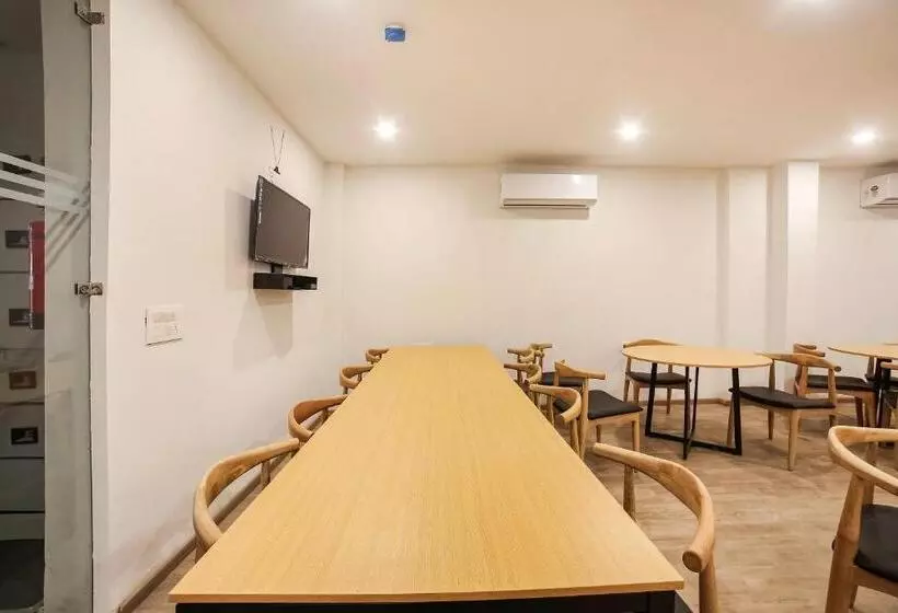 ホテル Super Townhouse Sector 46 Gurgaon Near Appu Ghar