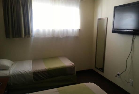 Del Rio Budget & Studio