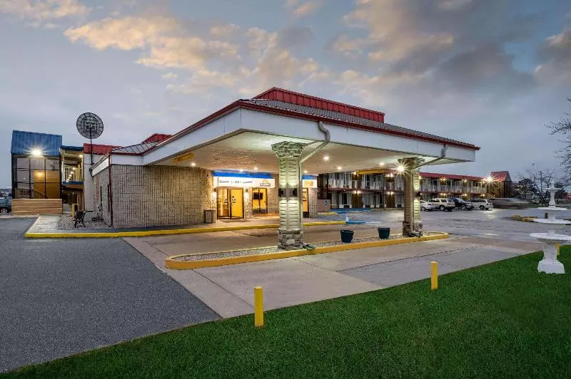 Hotelli Days Inn By Wyndham Perrysburg Toledo