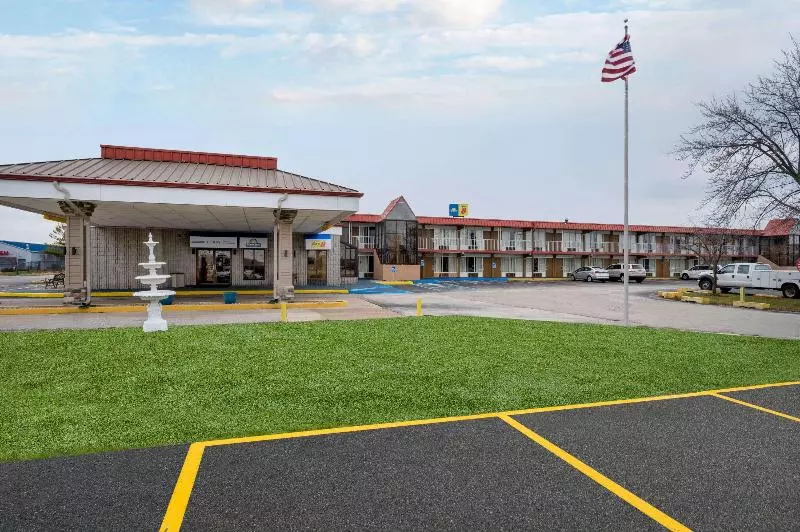 Hotelli Days Inn By Wyndham Perrysburg Toledo