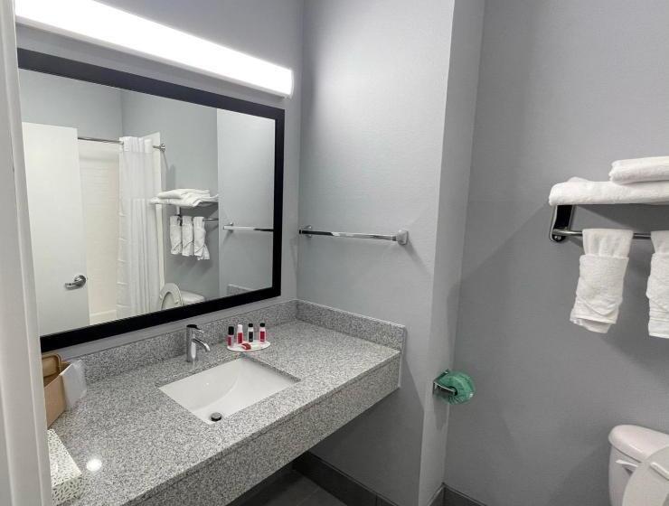 酒店 Days Inn By Wyndham Zachary La