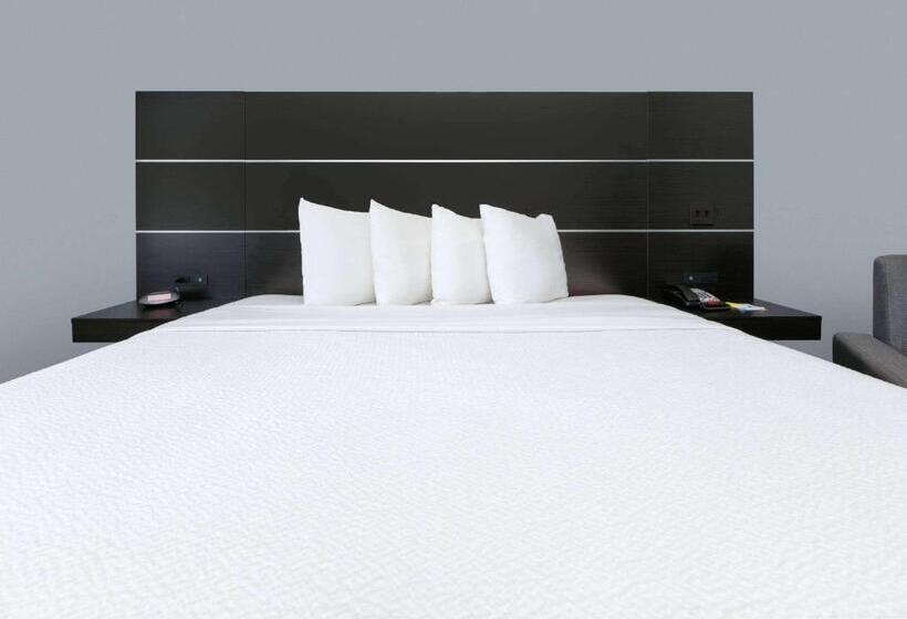 酒店 Days Inn By Wyndham Zachary La