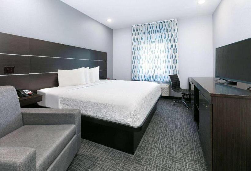 酒店 Days Inn By Wyndham Zachary La