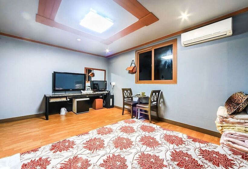 Hôtel Geojedo Gohyeon Manhattan