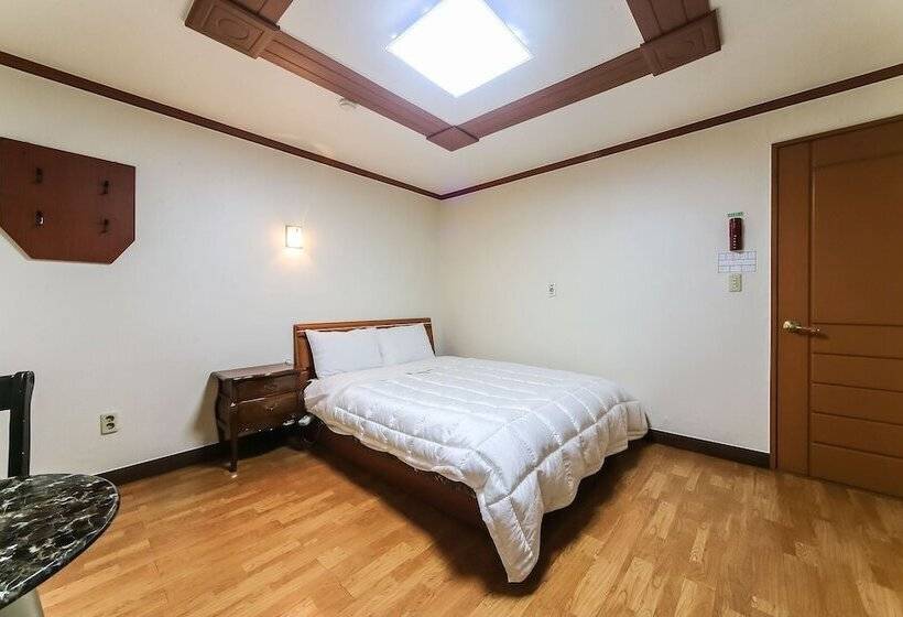 Hôtel Geojedo Gohyeon Manhattan