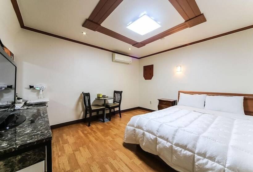 Hôtel Geojedo Gohyeon Manhattan