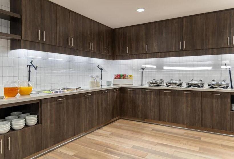 Отель Residence Inn By Marriott Lancaster Palmdale