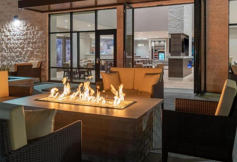 Отель Residence Inn By Marriott Lancaster Palmdale