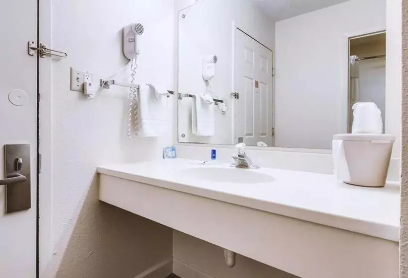 ホテル Sky Palace Inn & Suites Mccook