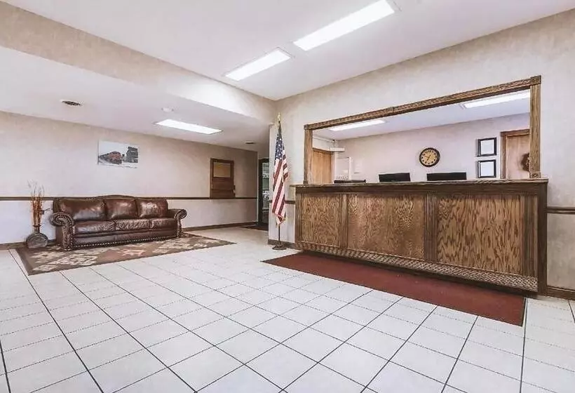 ホテル Sky Palace Inn & Suites Mccook