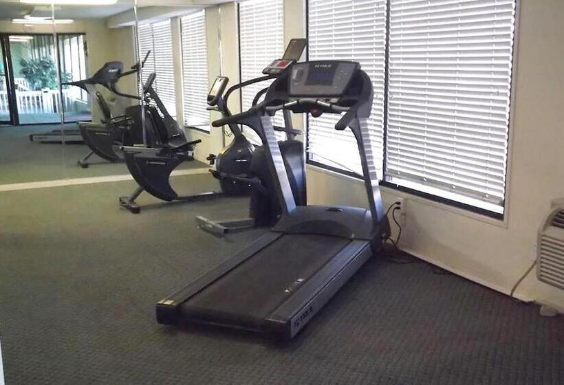 Otel Sky Palace Inn & Suites Mccook