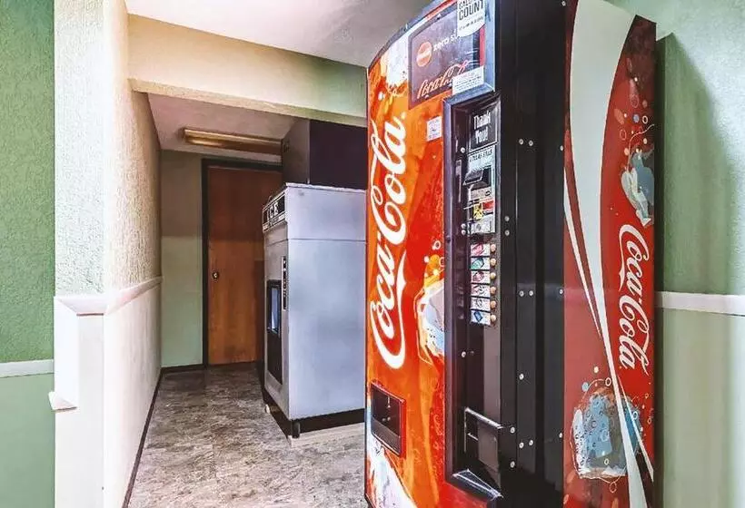 ホテル Sky Palace Inn & Suites Mccook