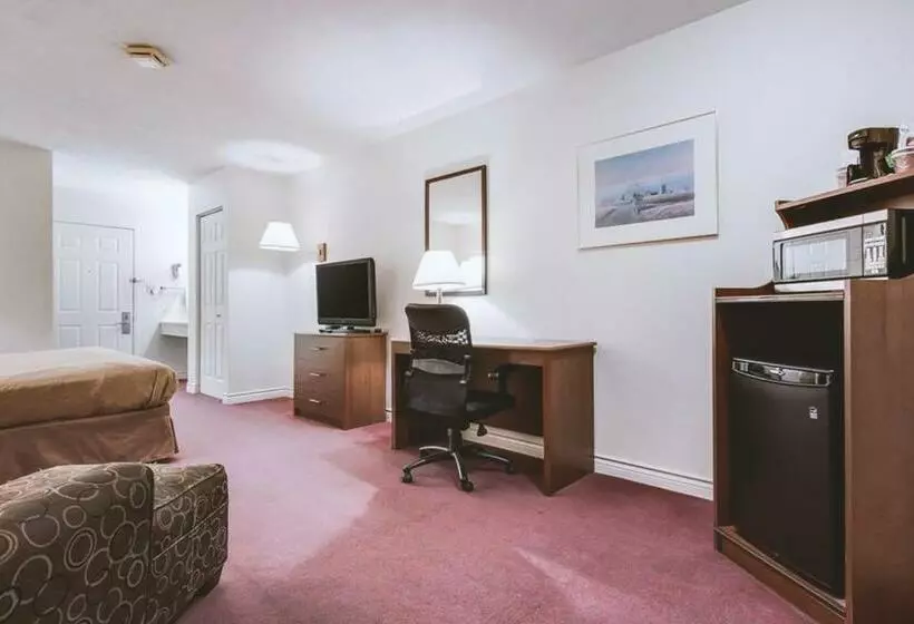 ホテル Sky Palace Inn & Suites Mccook