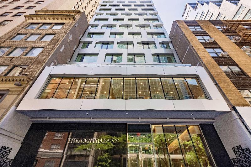 호텔 Hilton Club The Central At 5th New York