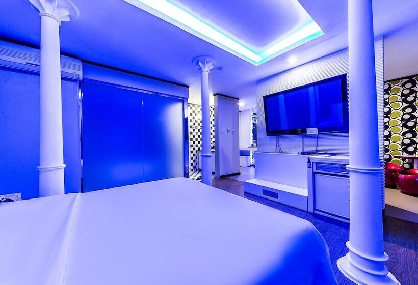 مُتل Gangnam Bnn