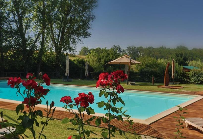 Colours And Scents From Tuscany Await You In This Wonderful Property