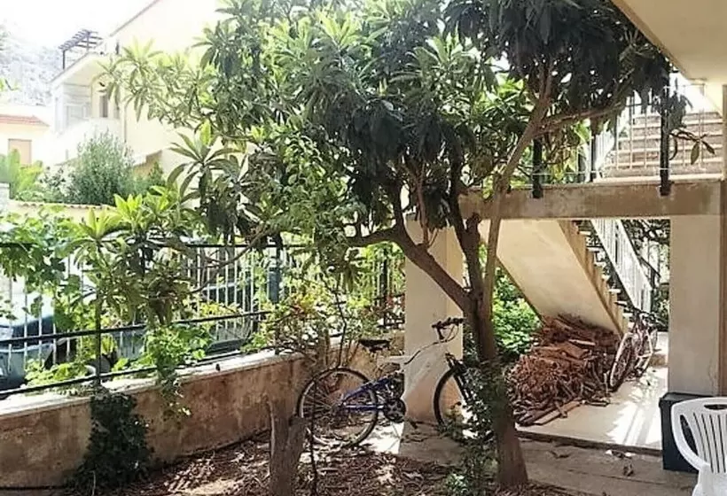 ホテル Erice Beach: Ulixe S Lodge In Erice