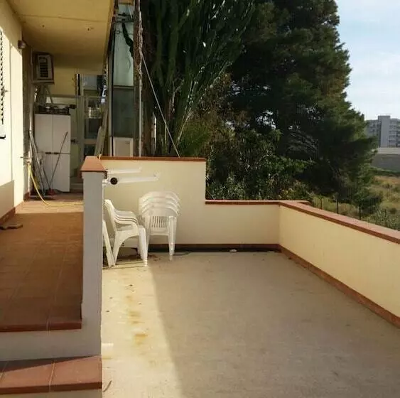 ホテル Erice Beach: Ulixe S Lodge In Erice