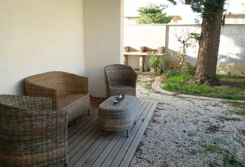 ホテル Erice Beach: Ulixe S Lodge In Erice