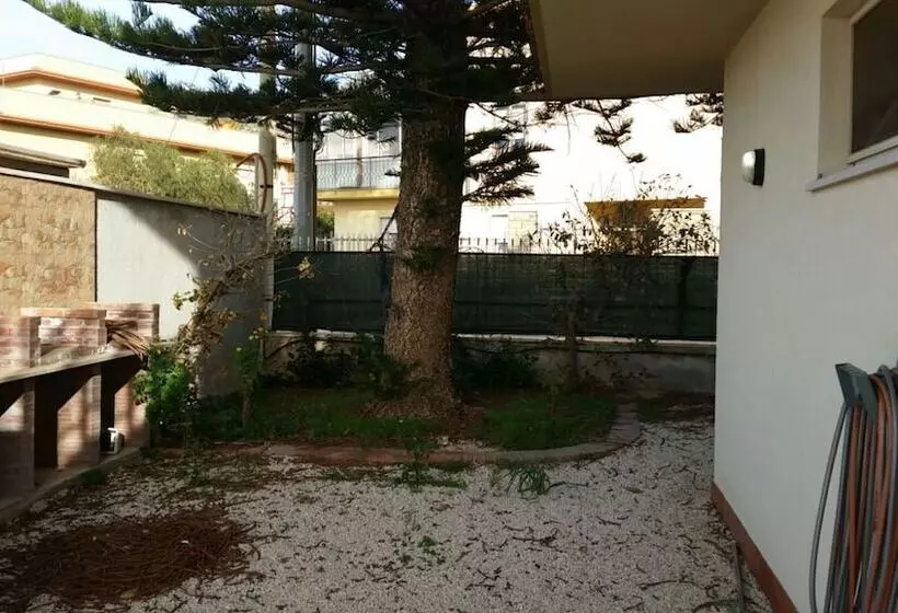 ホテル Erice Beach: Ulixe S Lodge In Erice