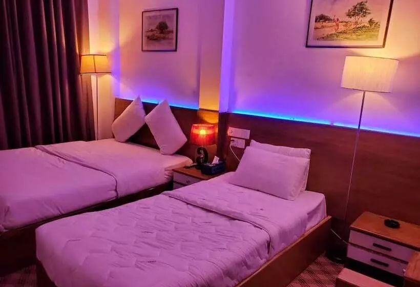 هتل Holy City Ltd