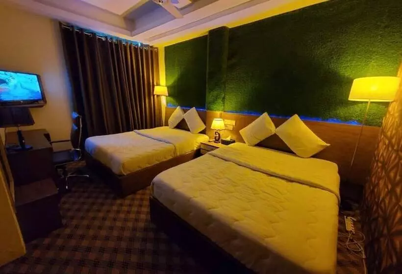 هتل Holy City Ltd