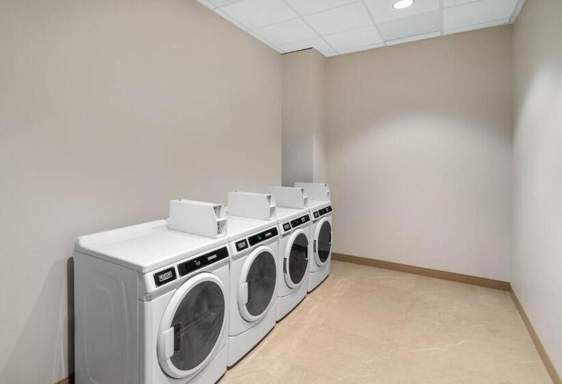 هتل La Quinta Inn & Suites By Wyndham Nashville Downtown Stadium