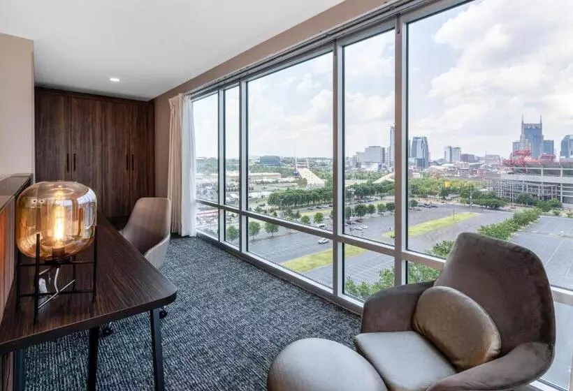 ホテル La Quinta Inn & Suites By Wyndham Nashville Downtown Stadium