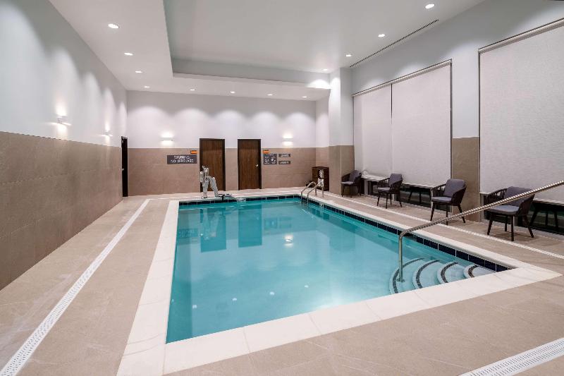 هتل La Quinta Inn & Suites By Wyndham Nashville Downtown Stadium