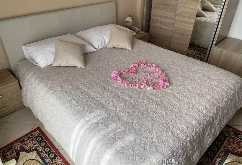 Rooms Aurora