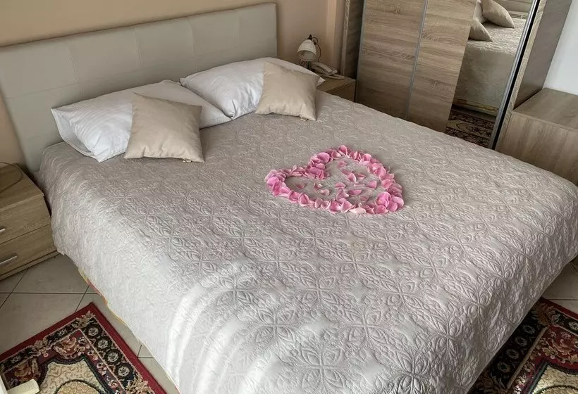 Rooms Aurora