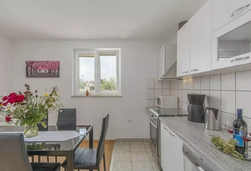 Beautiful Villa For Up To 6 Persons With Private Pool And Garden