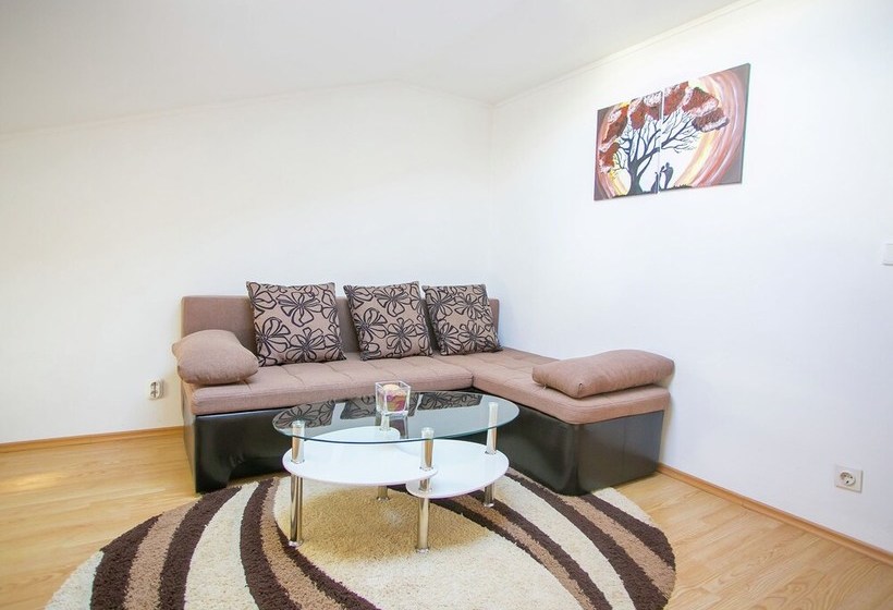 Beautiful Villa For Up To 6 Persons With Private Pool And Garden