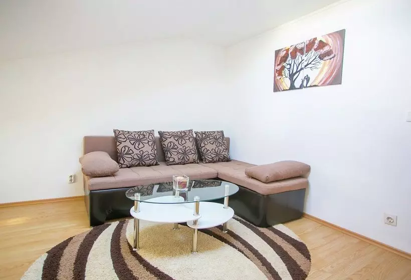 Beautiful Villa For Up To 6 Persons With Private Pool And Garden