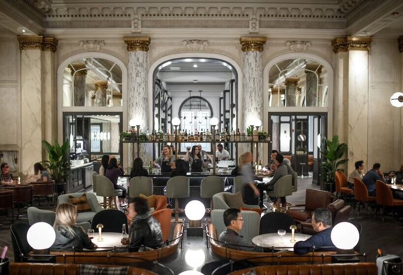 هتل The Fairmont Palliser Gold Experience