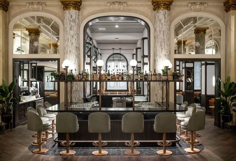 هتل The Fairmont Palliser Gold Experience