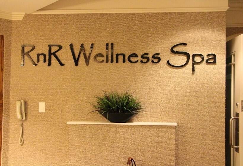 هتل The Fairmont Palliser Gold Experience