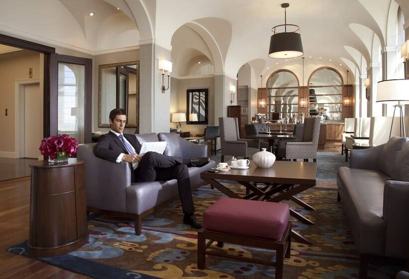 هتل The Fairmont Palliser Gold Experience