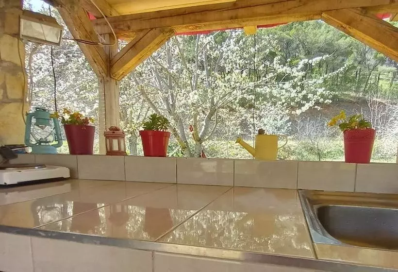 Immaculate 2 Bed Cottage Near Krka Waterfalls